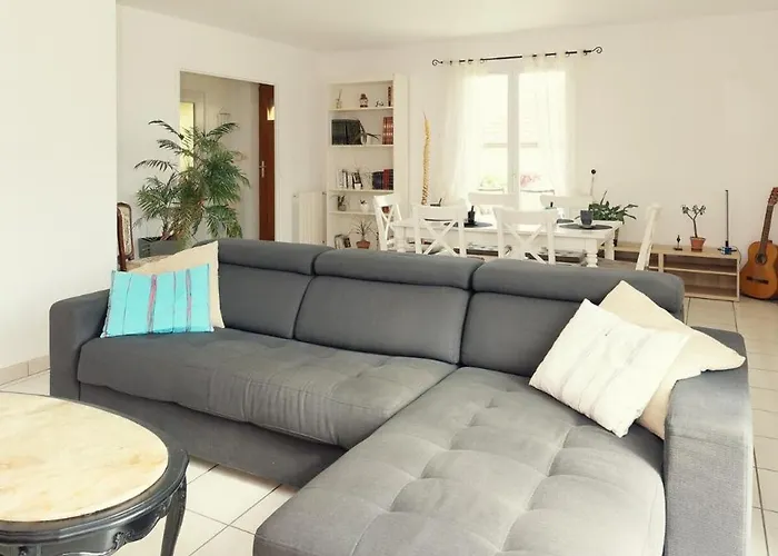 Maison Des Viennes Holiday home *